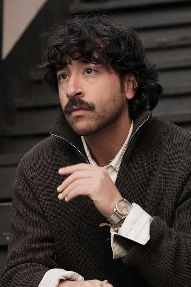 Йоши Барригас в сериале Избранные